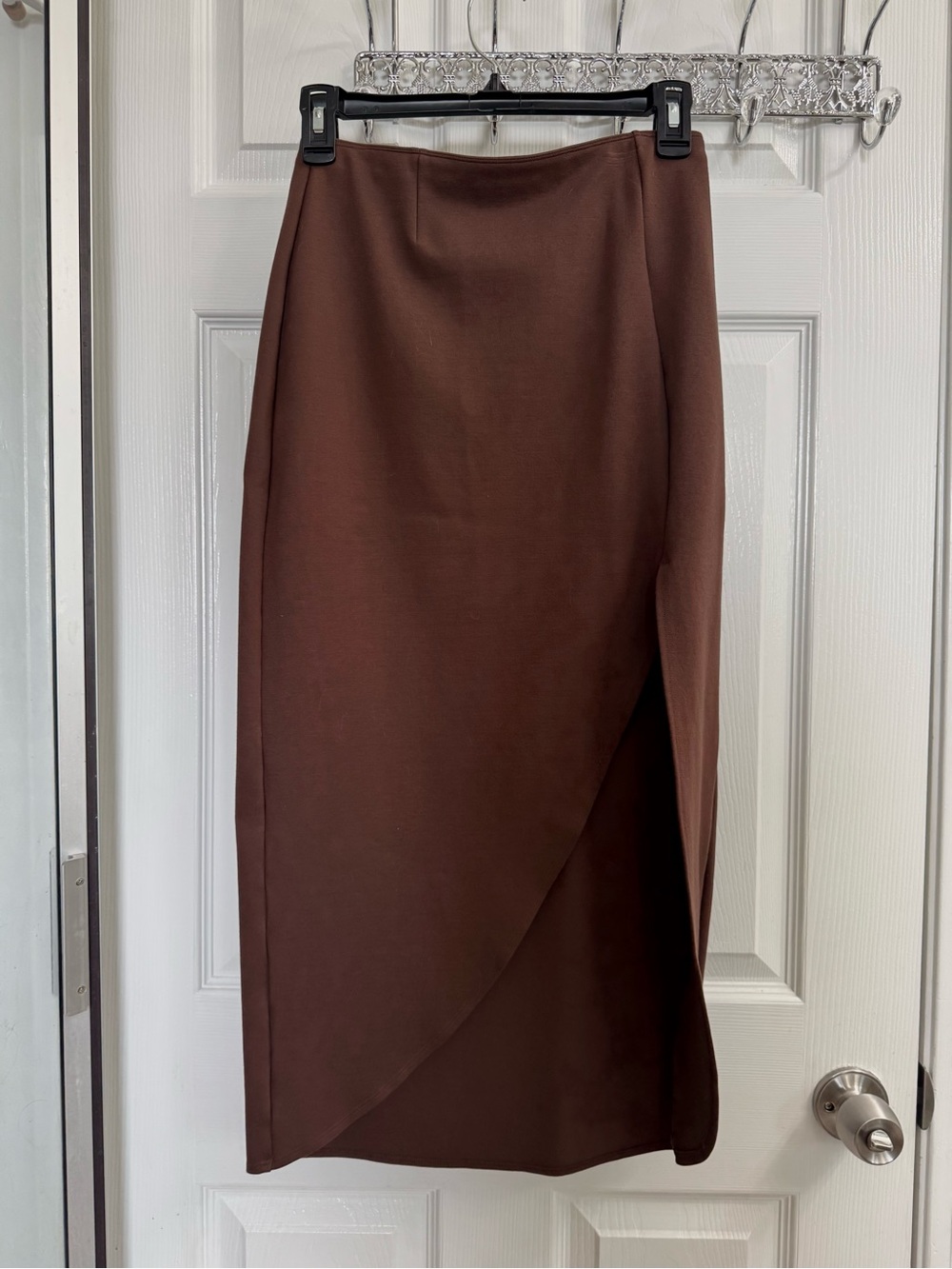 Brown Midi Skirt is looking for For Skinny Waist Owner(🥲old owner can’t fit in)